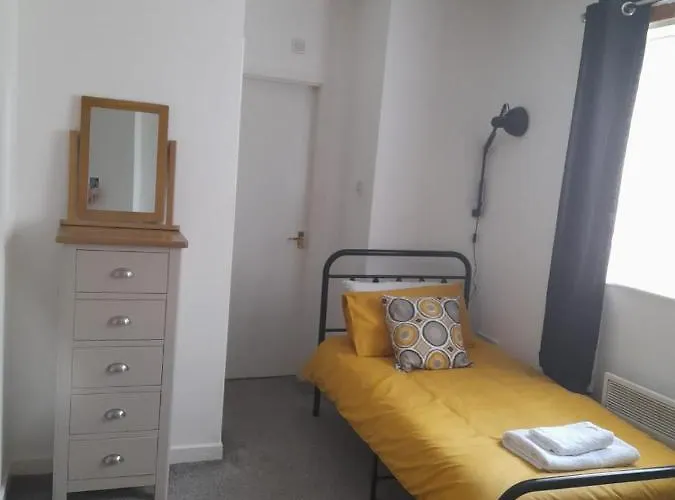Flat 4 Corner House