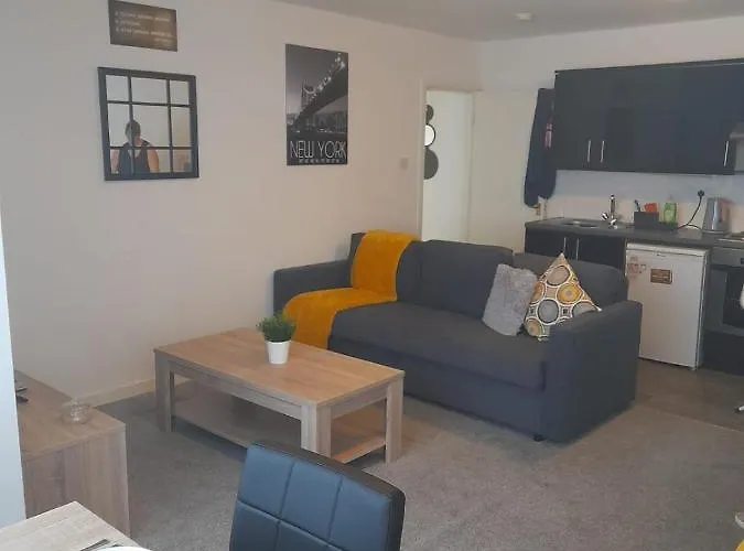Flat 4 Corner House