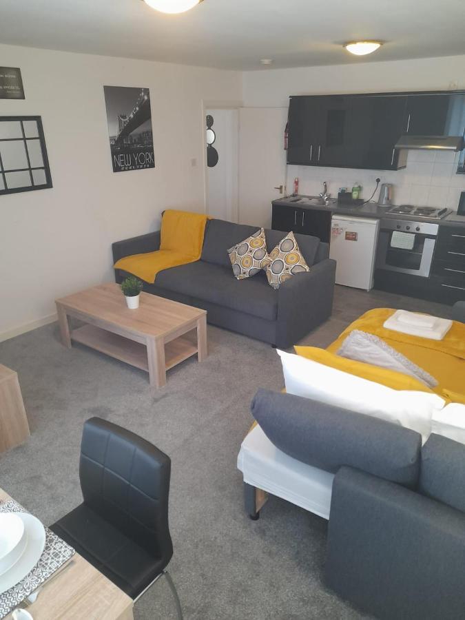 Flat 4 Corner House * Doncaster